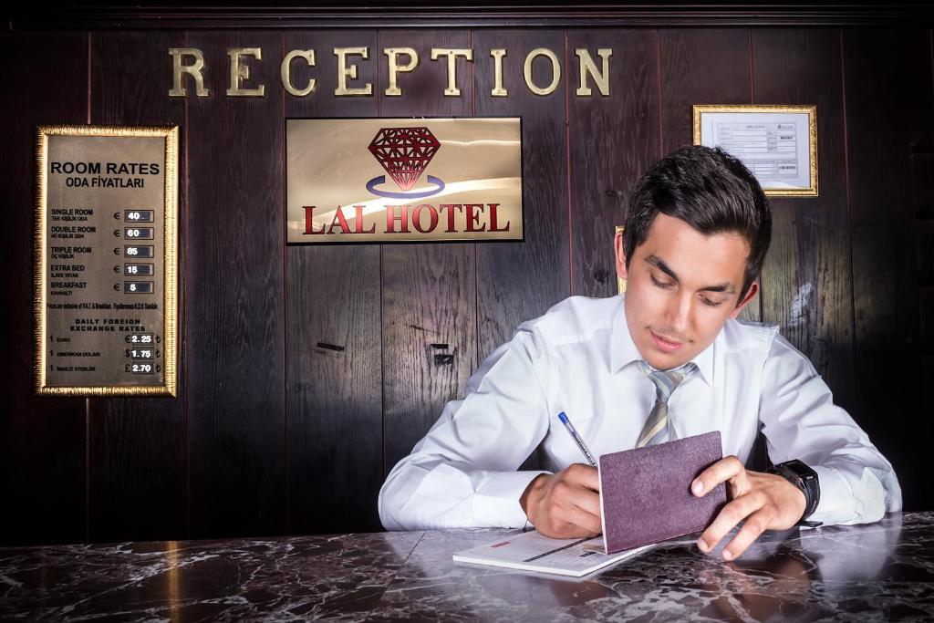 Lal Hotel อิสตันบูล ภายนอก รูปภาพ